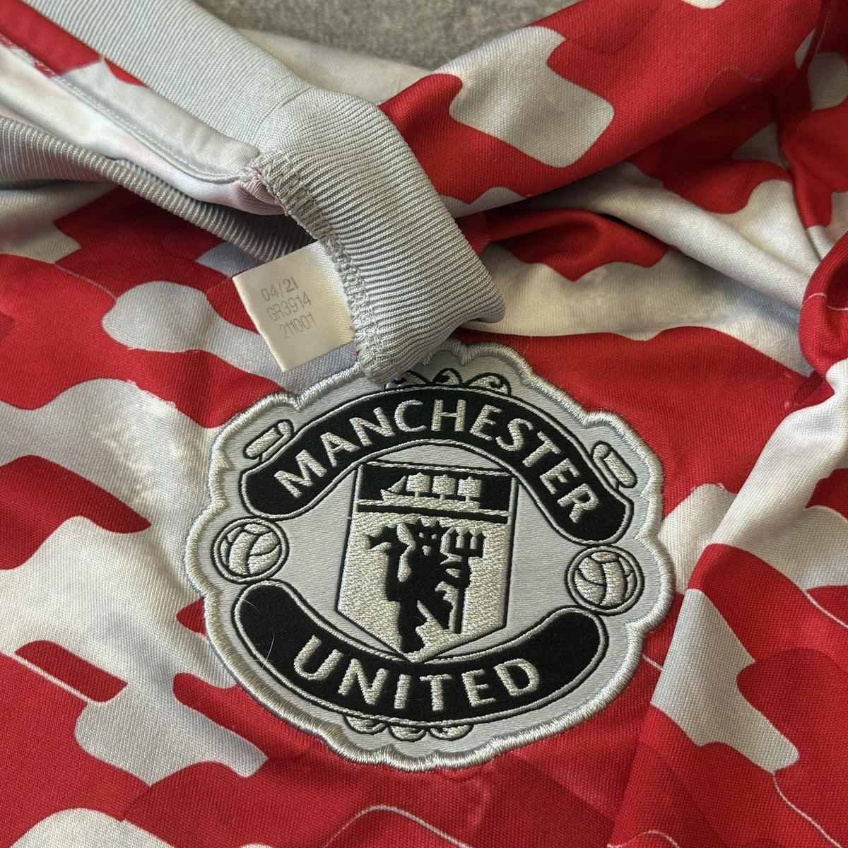 Manchester United pre-match football shirt Adidas Medium 2021 22 Soccer Jersey
