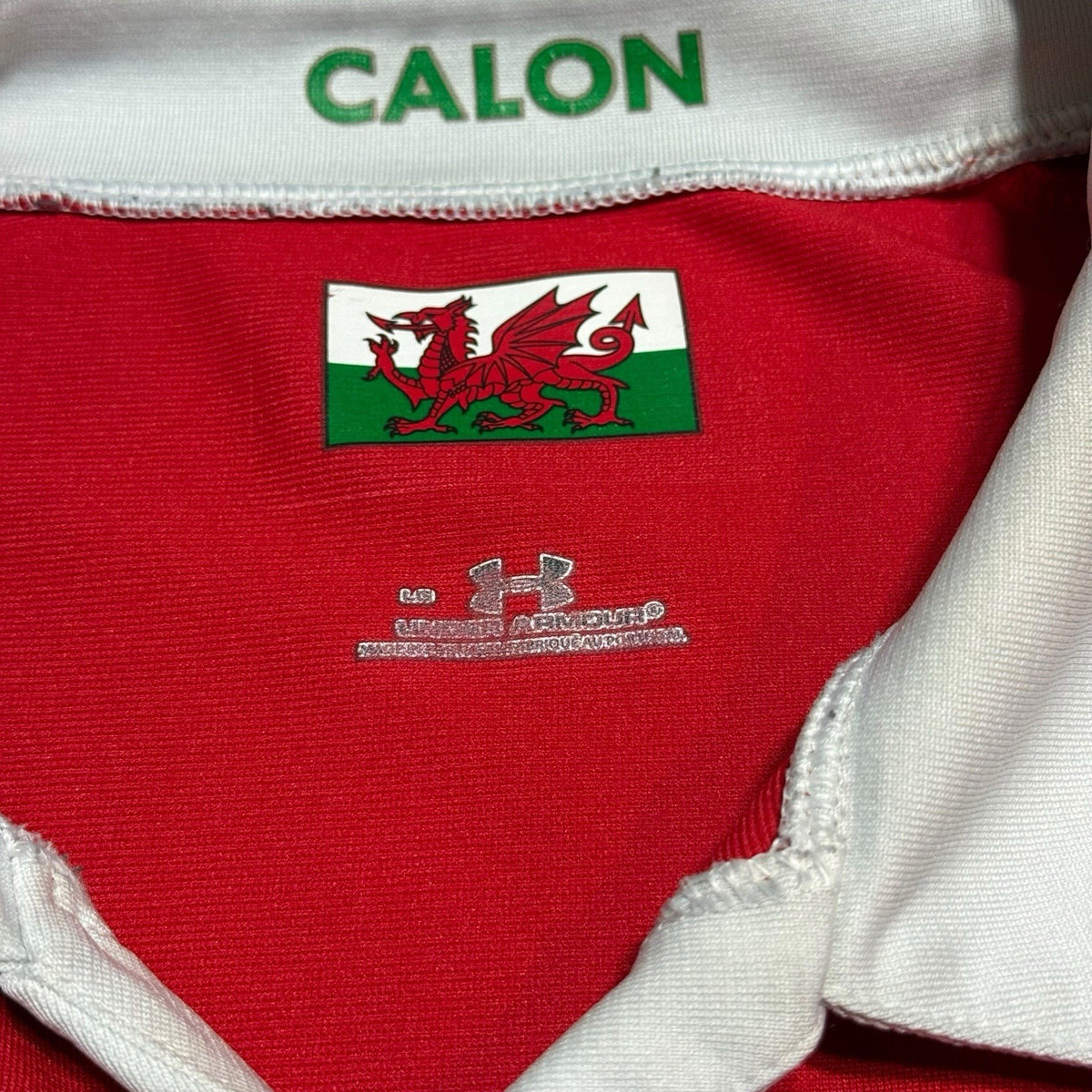 Wales 2009 Home Rugby Union Shirt  Under Armour Adult Size Large