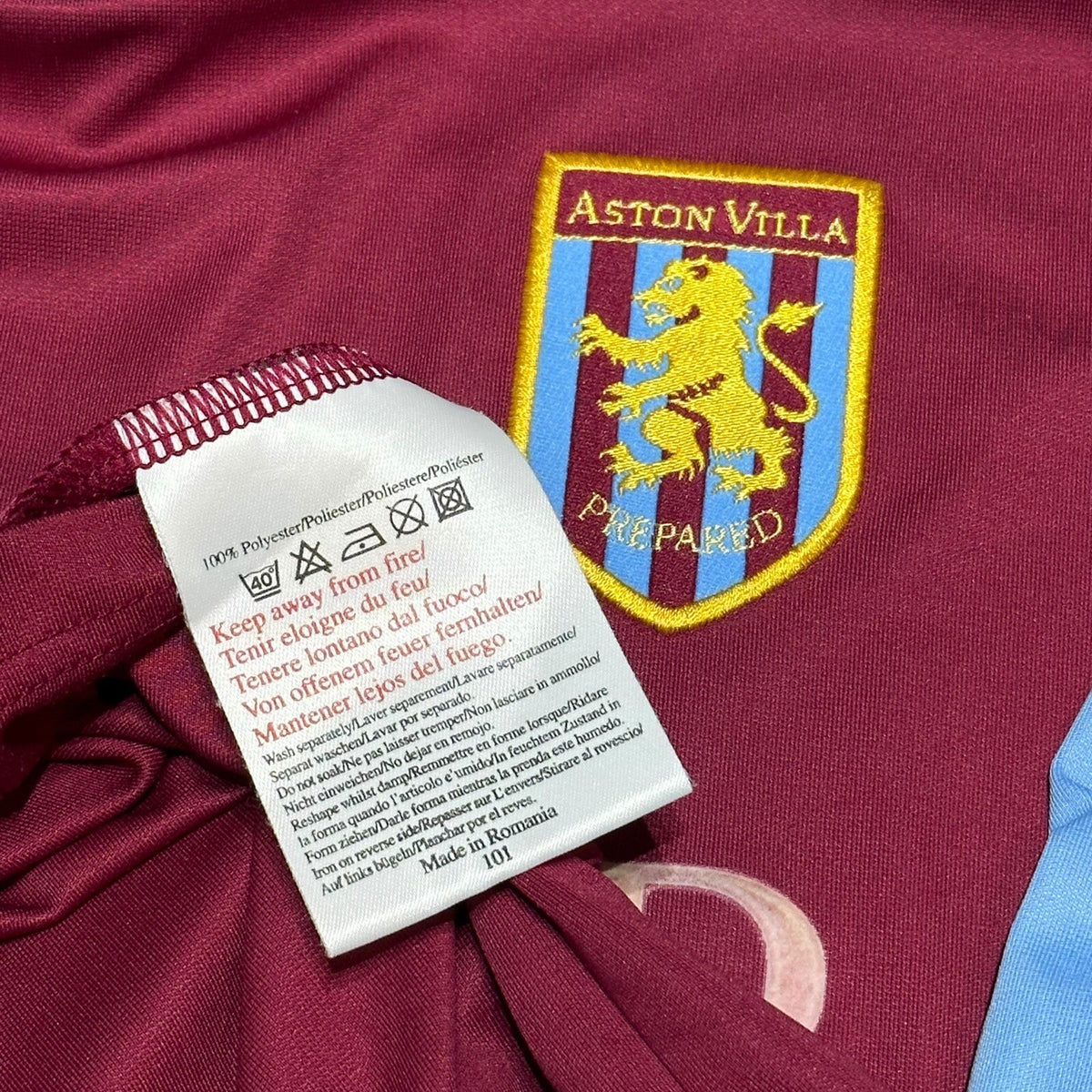 Aston Villa football shirt 2002 - 2003 Soccer Jersey Vintage Home SIze 46/48"