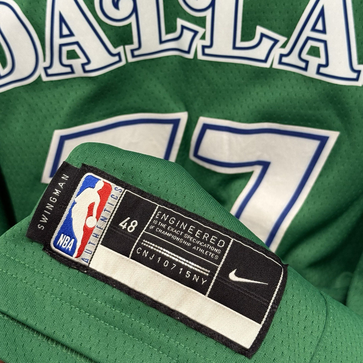 Nike Dallas Mavericks Jersey Men's Large Green Luka Doncic Classic Swingman #77