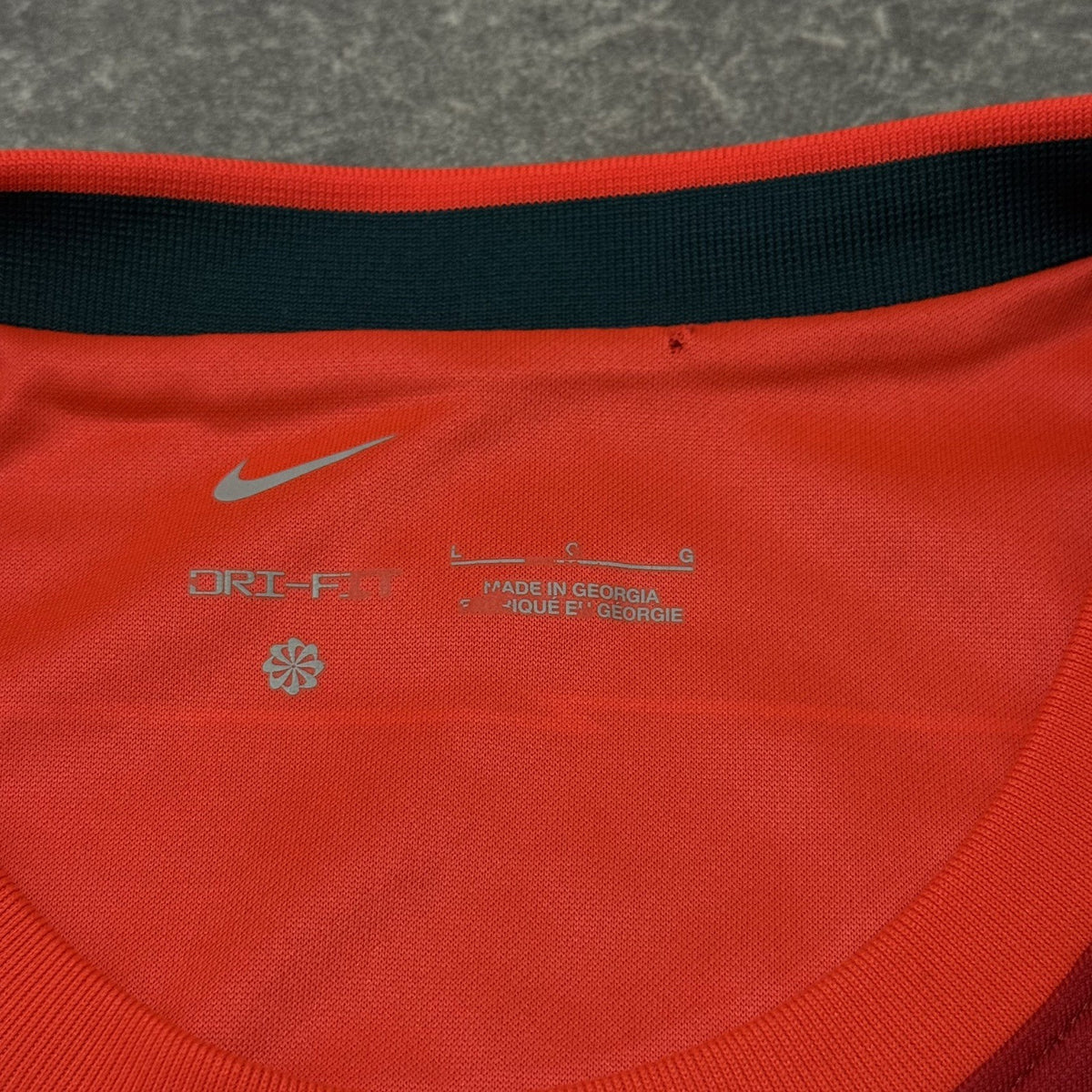 Genuine Nike Liverpool 2021/22 Home Football Shirt Large Mens DB2560-688