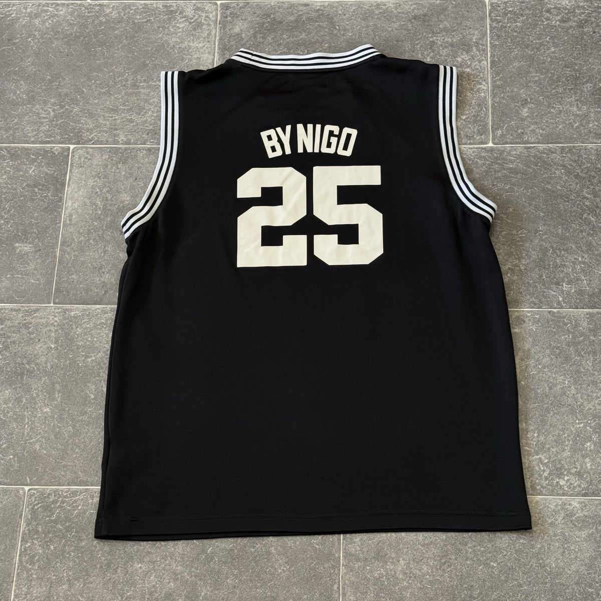 Adidas Nigo Basketball Jersey Shirt Vest Size Mens Medium