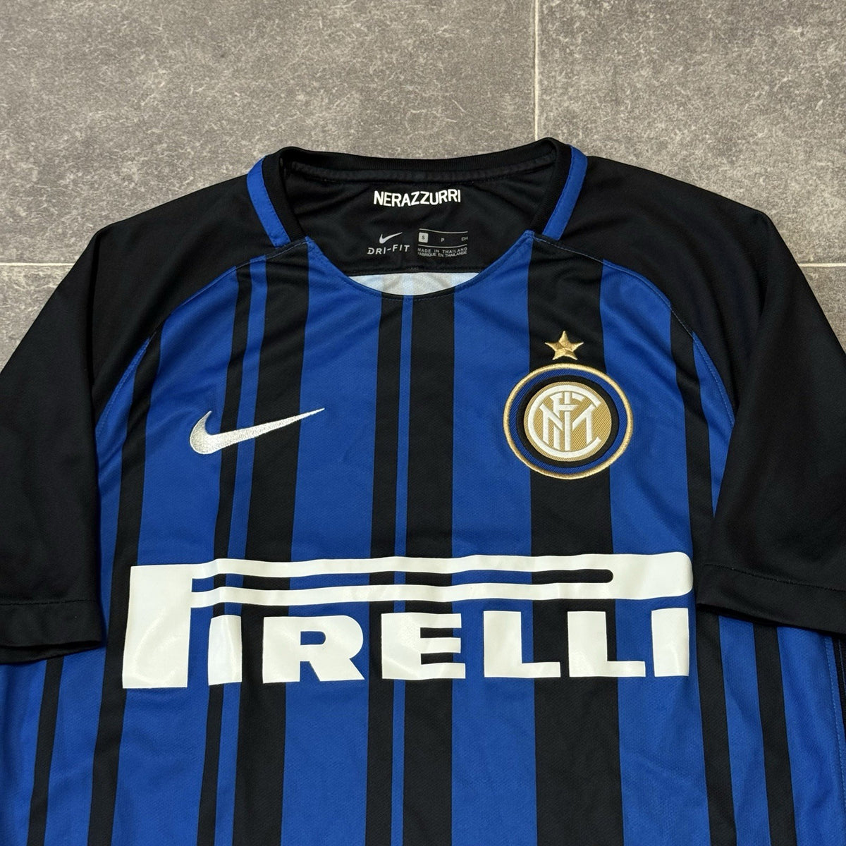 INTER MILAN FOOTBALL SHIRT SIZE ADULT SMALL NIKE HOME SHIRT 2017/2018