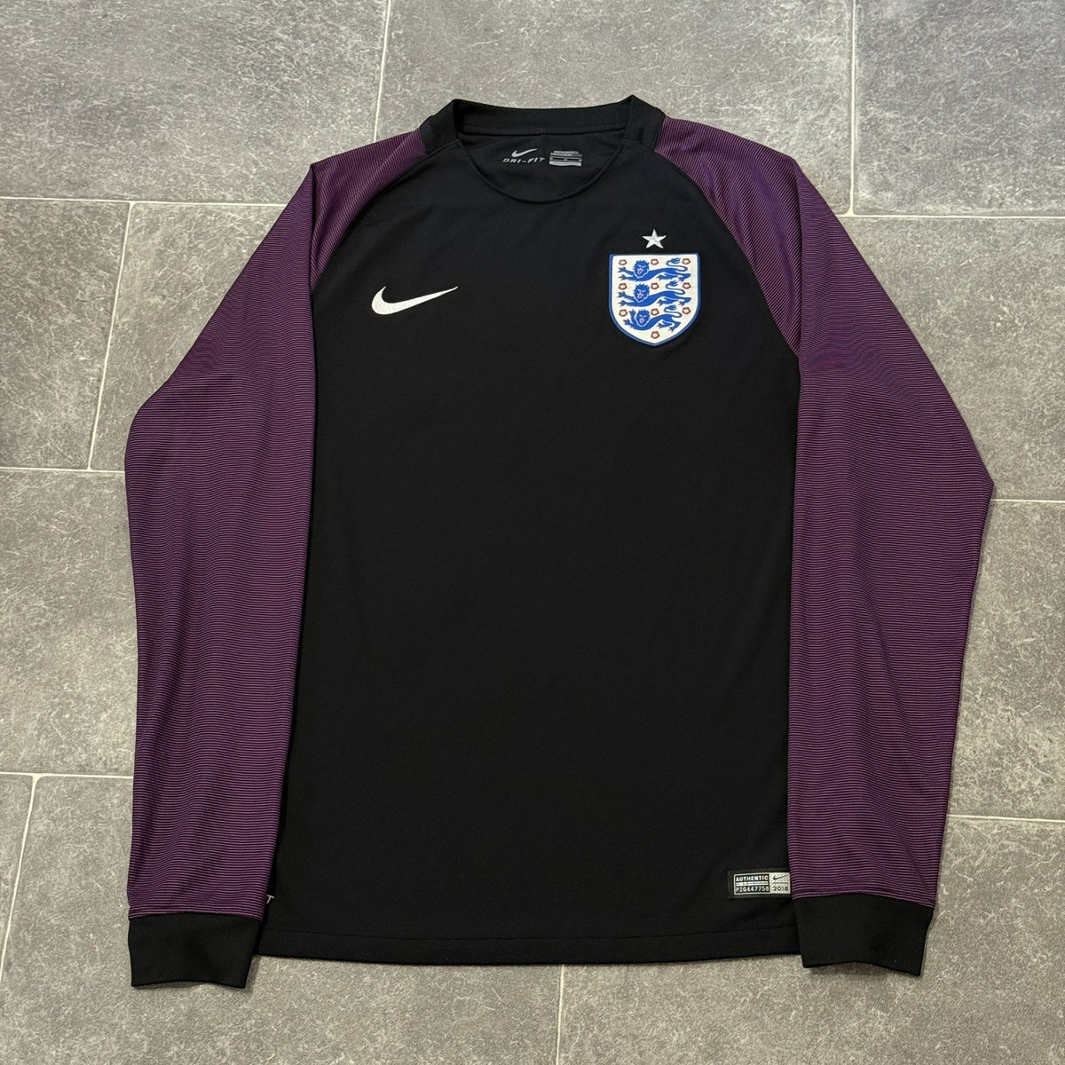 ENGLAND Euro 2016 Goalkeeper Football Shirt  Jersey NIKE Medium Adults