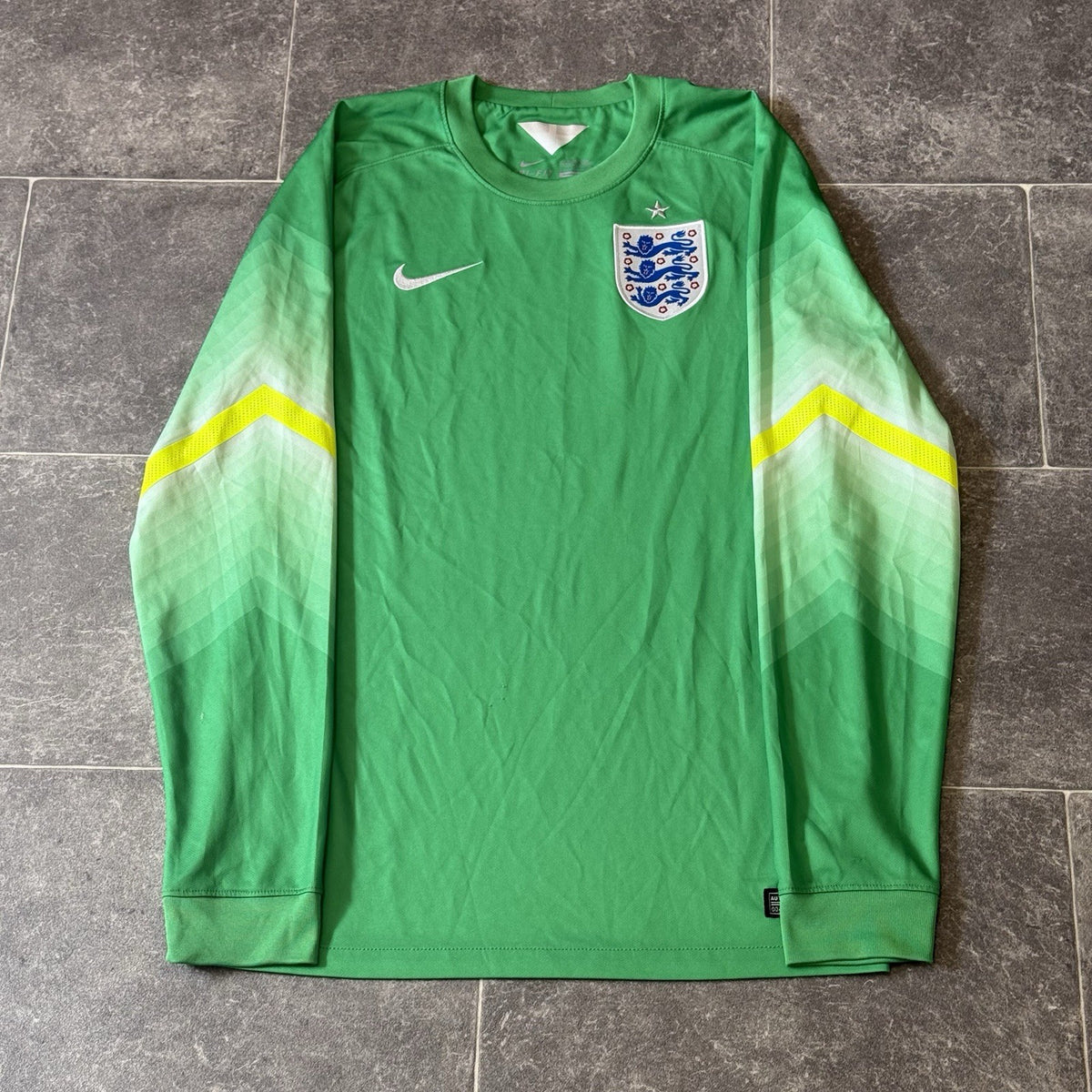 ENGLAND 2014/2015 GOALKEEPER SHIRT HOME FOOTBALL JERSEY SIZE SMALL NIKE
