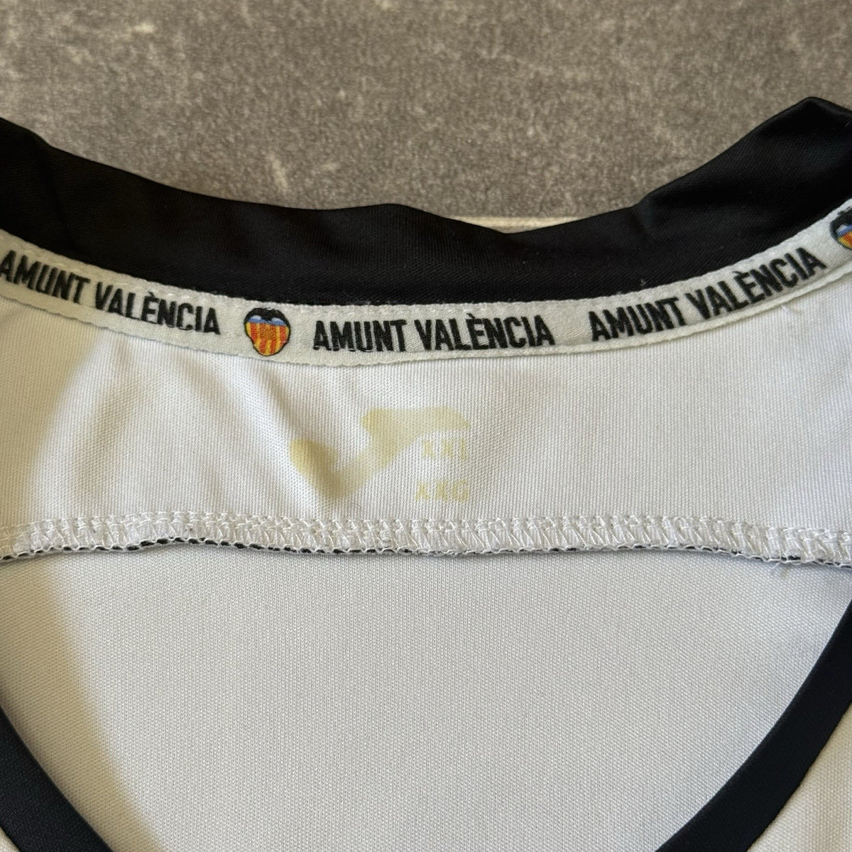 VALENCIA 2011/2012 HOME FOOTBALL SHIRT SOCCER JERSEY SIZE XXL ADULT JOMA USED