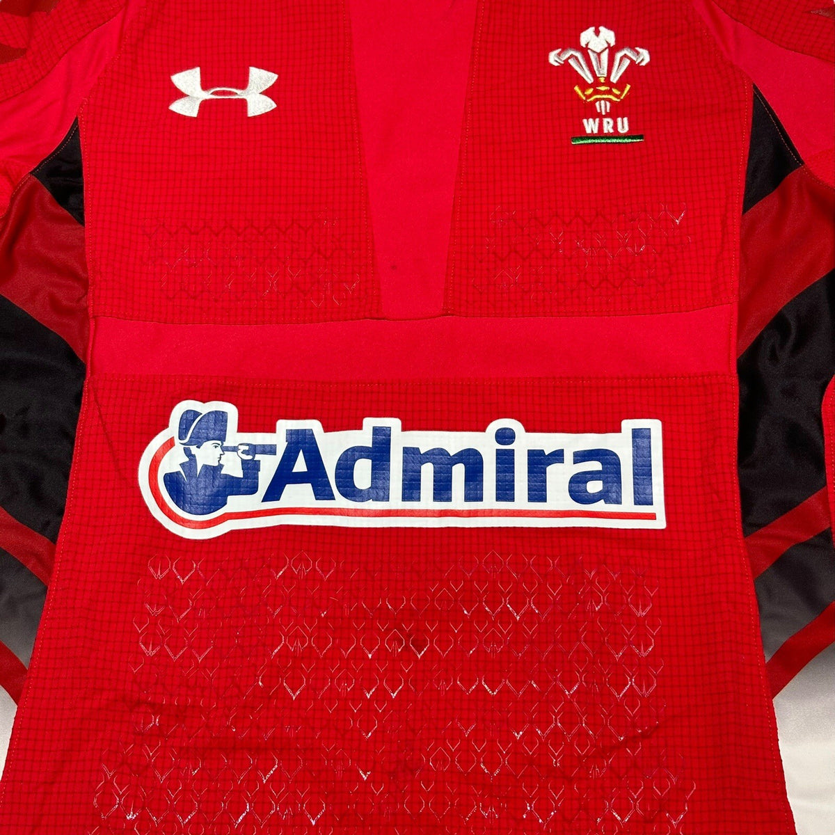 Wales Rugby Home Shirt 2013/2014 Under Armour Red Adult Small