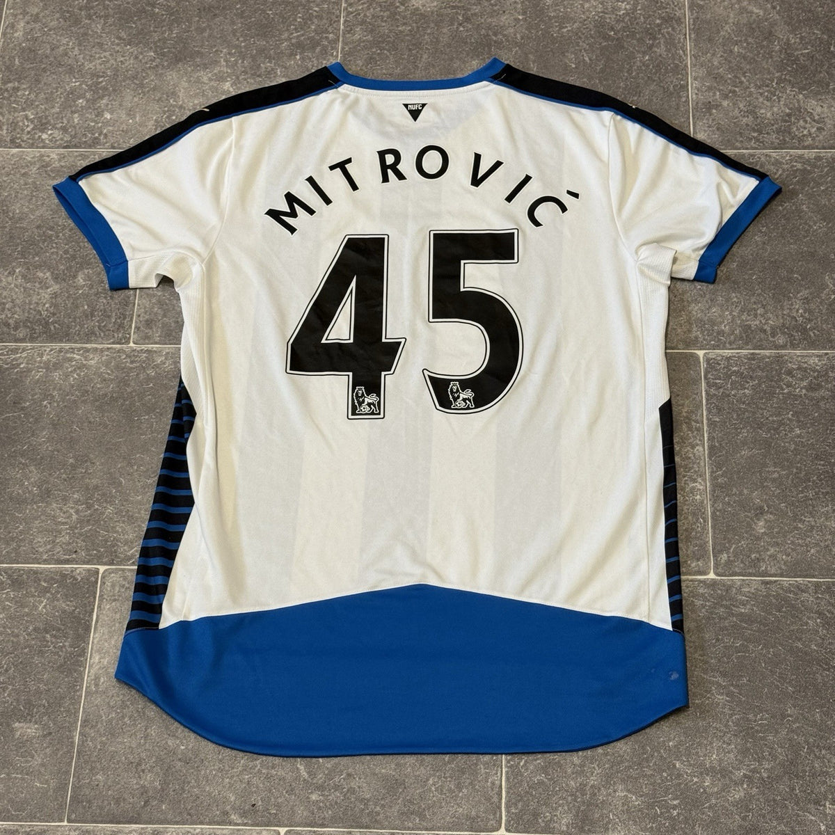 Newcastle United Home Football Shirt Men’s Large 2015 2016 Puma 45 Mitrović