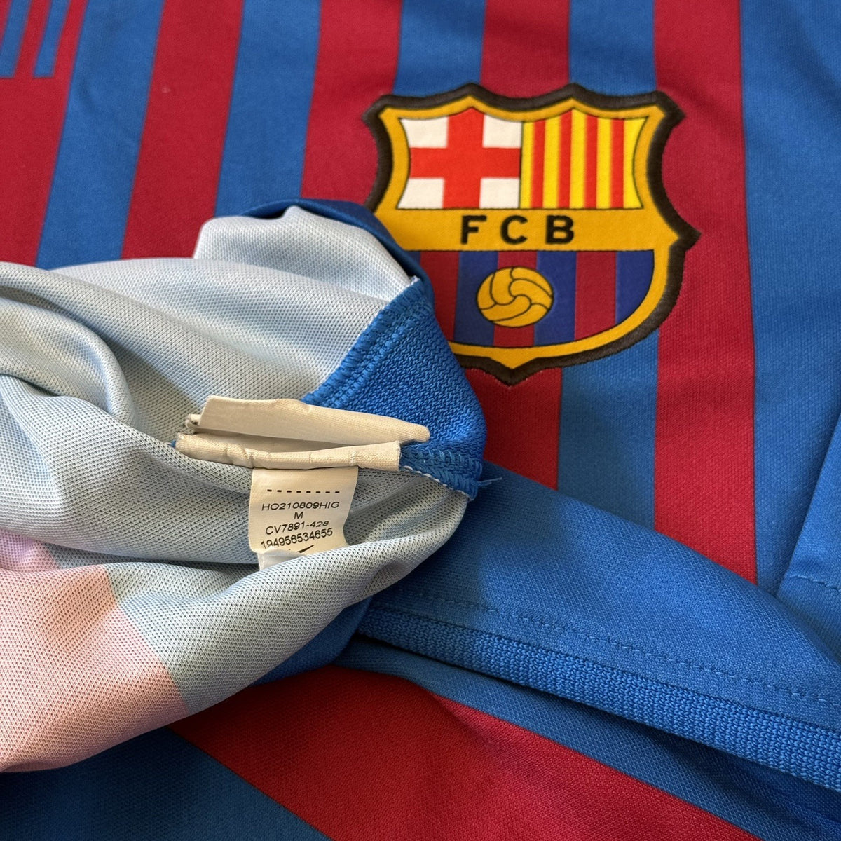 Barcelona Football Shirt Jersey 2021/22 Home Adults Medium