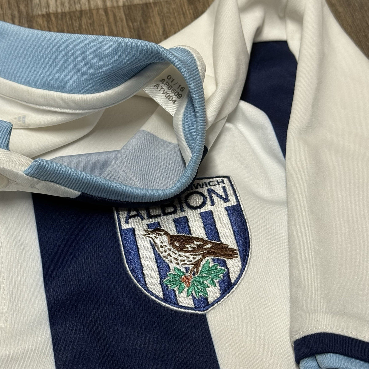 WEST BROMWICH ALBION FOOTBALL CLUB 2016/ 2017 Short Sleeve Home Shirt Medium