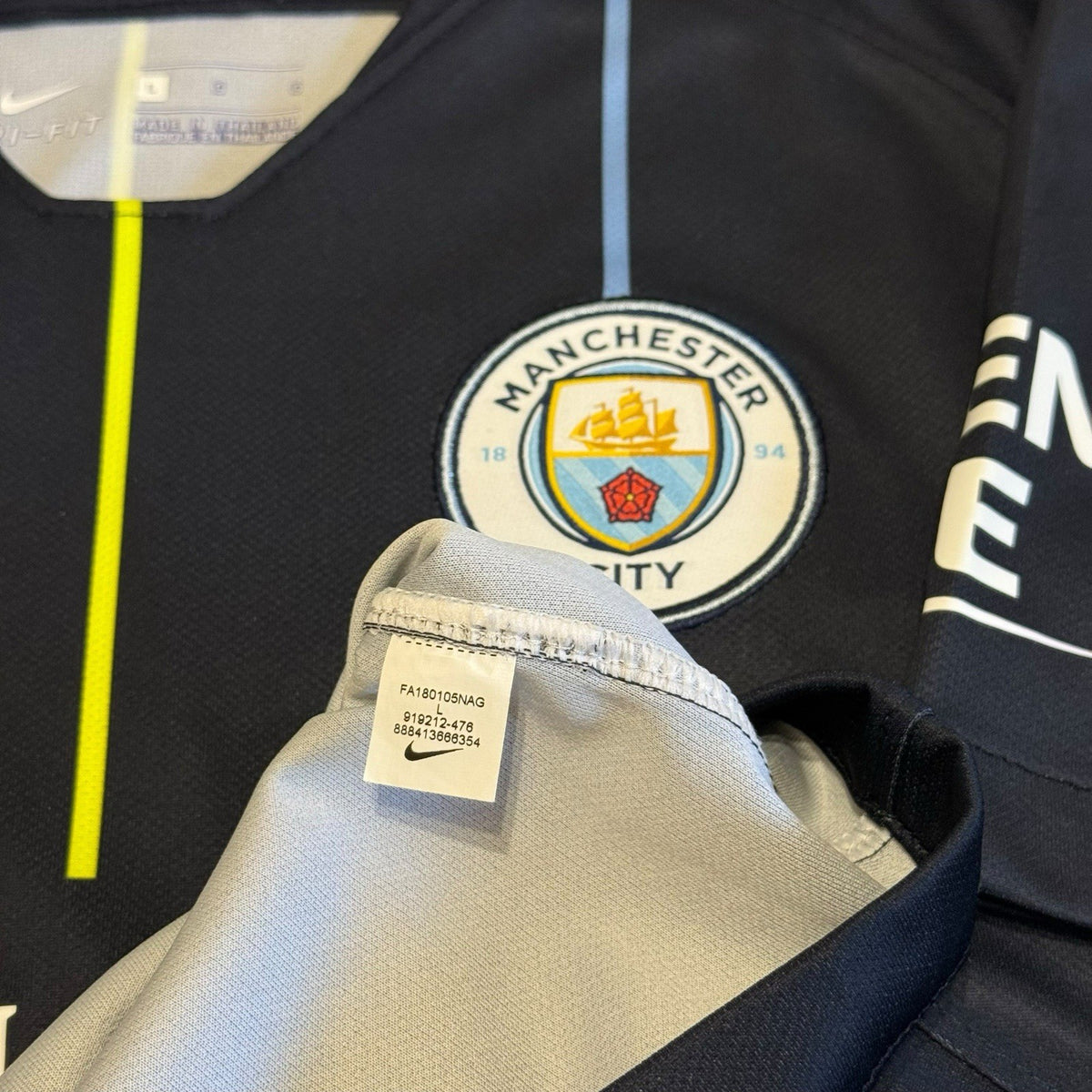 Manchester City Football Shirt Woman’s L Nike 2018/19 Champions 17/18 Nike Away