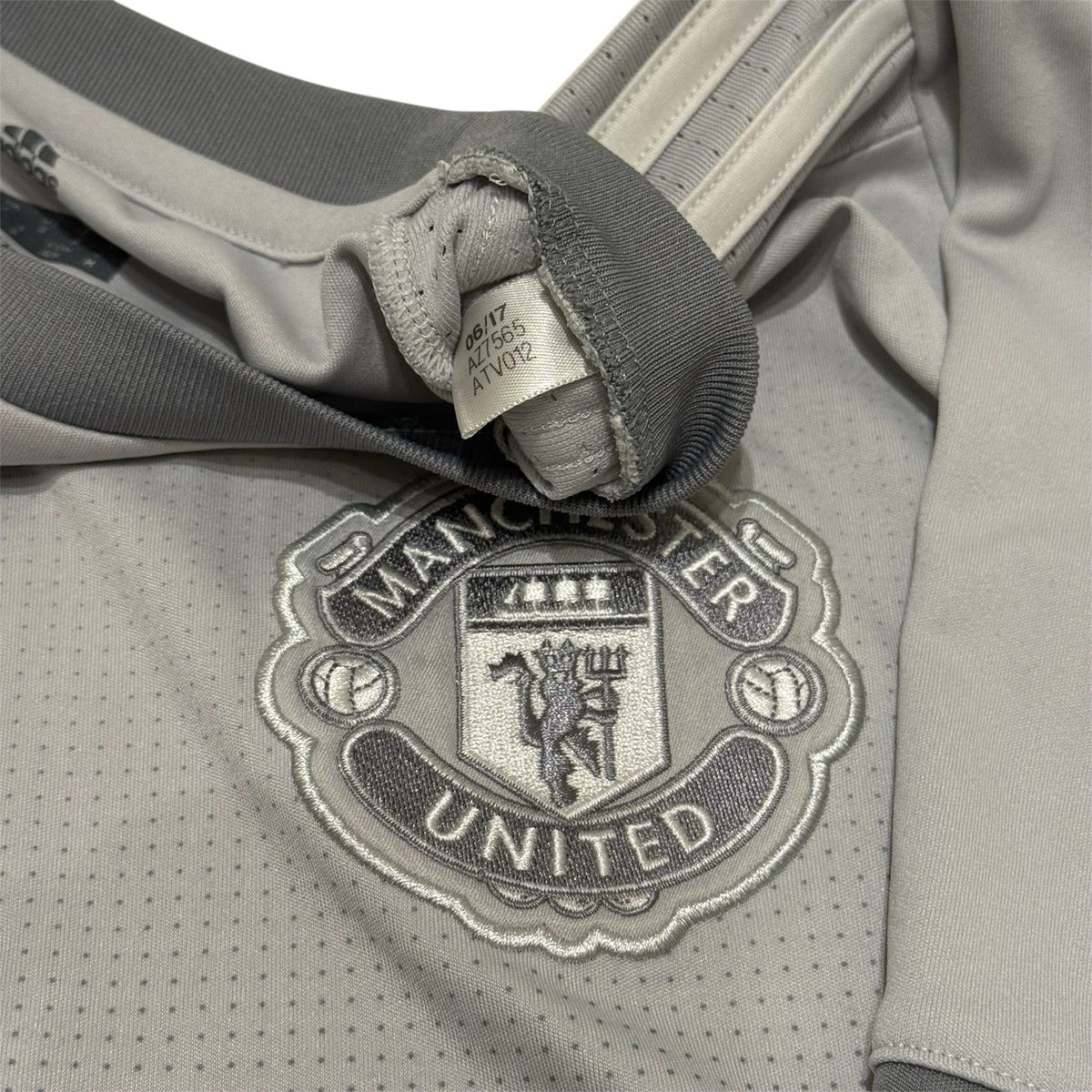 Adidas Manchester United 2017/18 Third Shirt Small Adult GreyClimacool Chevrolet