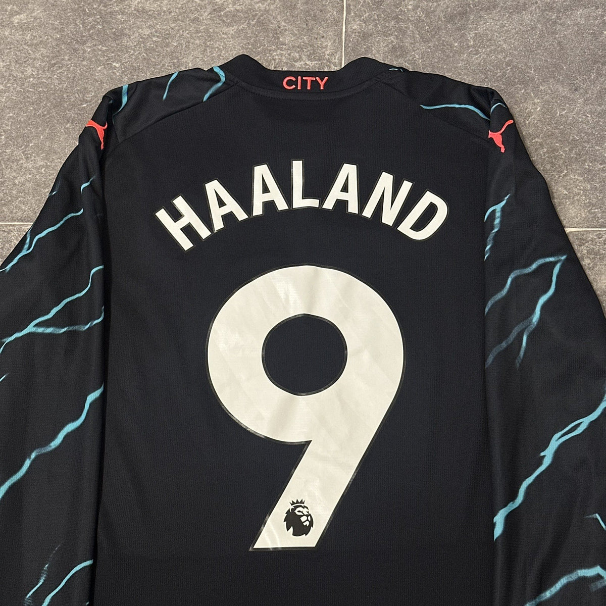 Manchester City 2023/24 Haaland Third Jersey Football Shirt Size 15-16 Years XL