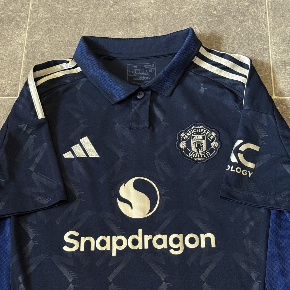 Manchester United 2024/25 Away Shirt Mainoo 37 Adidas Size Medium 12-14 UK Woman