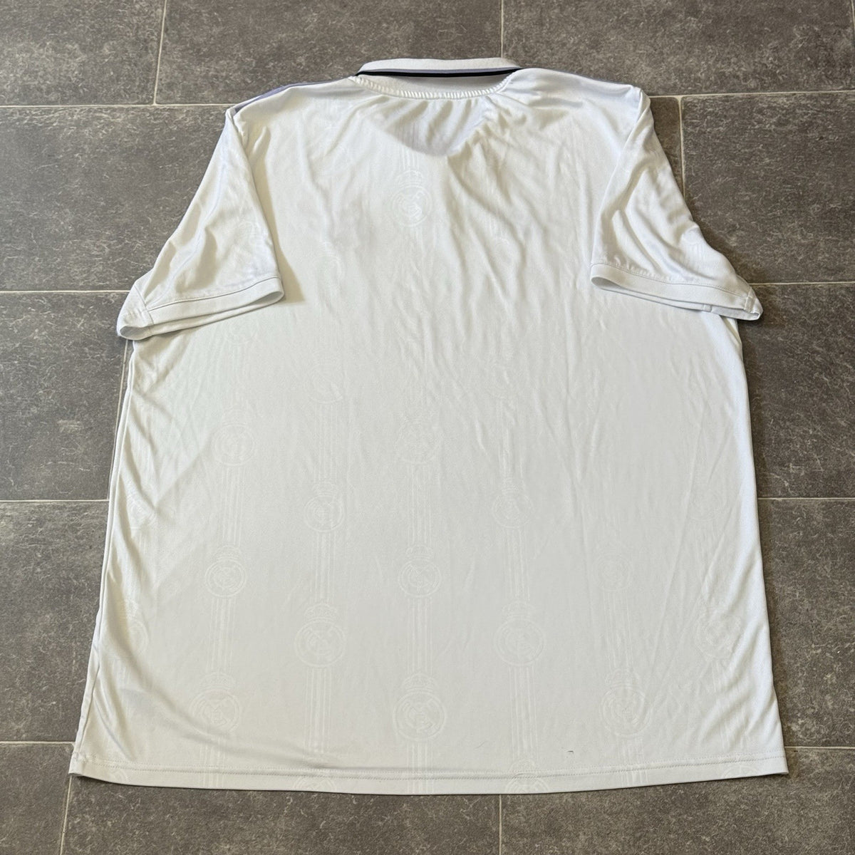 Real Madrid Home Shirt Mens 2XL 2022/23 Adidas Football Jersey Short Sleeved