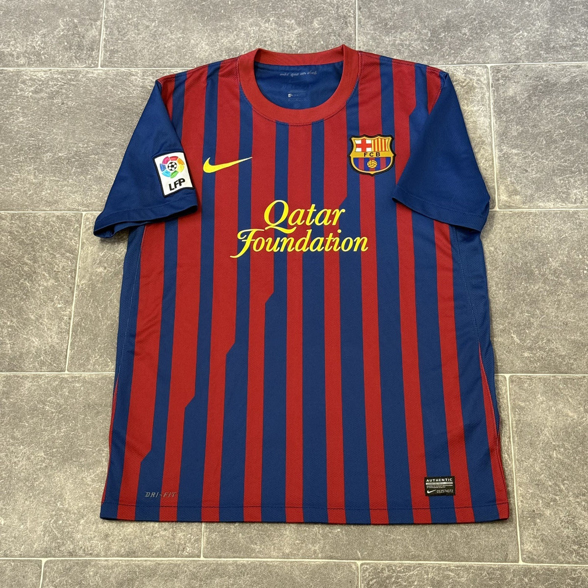 Barcelona FC 2011/12 Nike Home Shirt Medium Adults