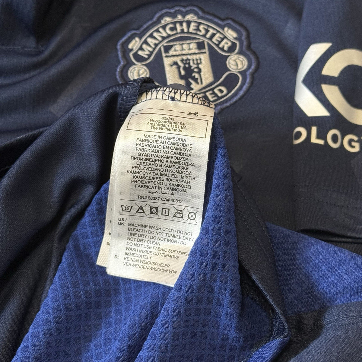 Manchester United 2024/25 Away Shirt Mainoo 37 Adidas Size Medium 12-14 UK Woman