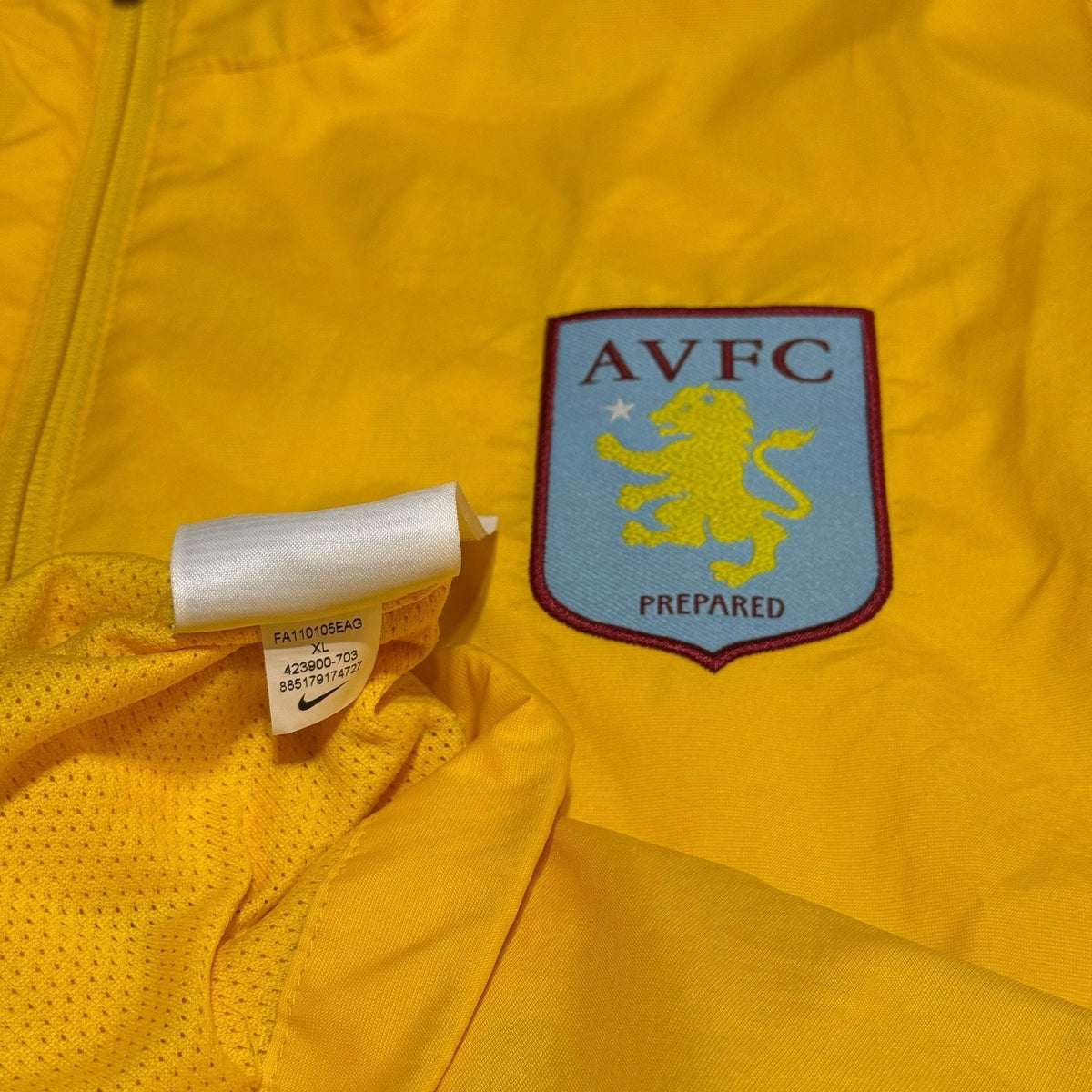 Vintage Nike Aston Villa Football Club Yellow Track Jacket 2011/12 Size XL