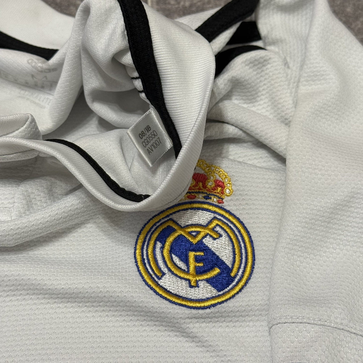 REAL MADRID 2018/2019 HOME FOOTBALL SHIRT ADIDAS SOCCER JERSEY SIZE Medium ADULT