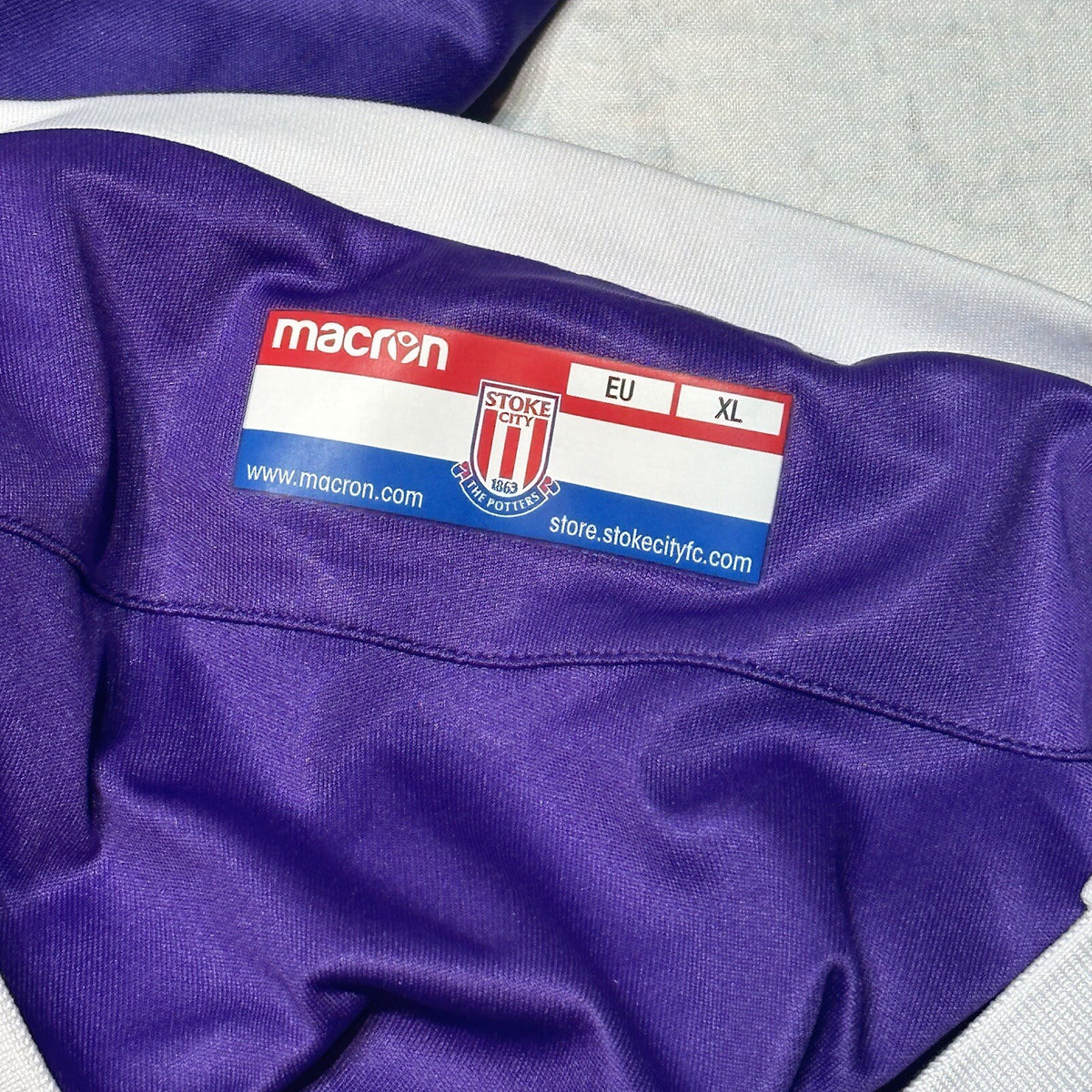 Stoke City Away Shirt 2018-2019 Football Soccer Purple Shirt Macron Size XL
