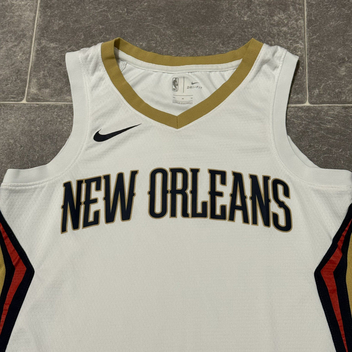 Anthony Davis New Orleans Pelicans NBA Home Swingman Jersey Medium Adults