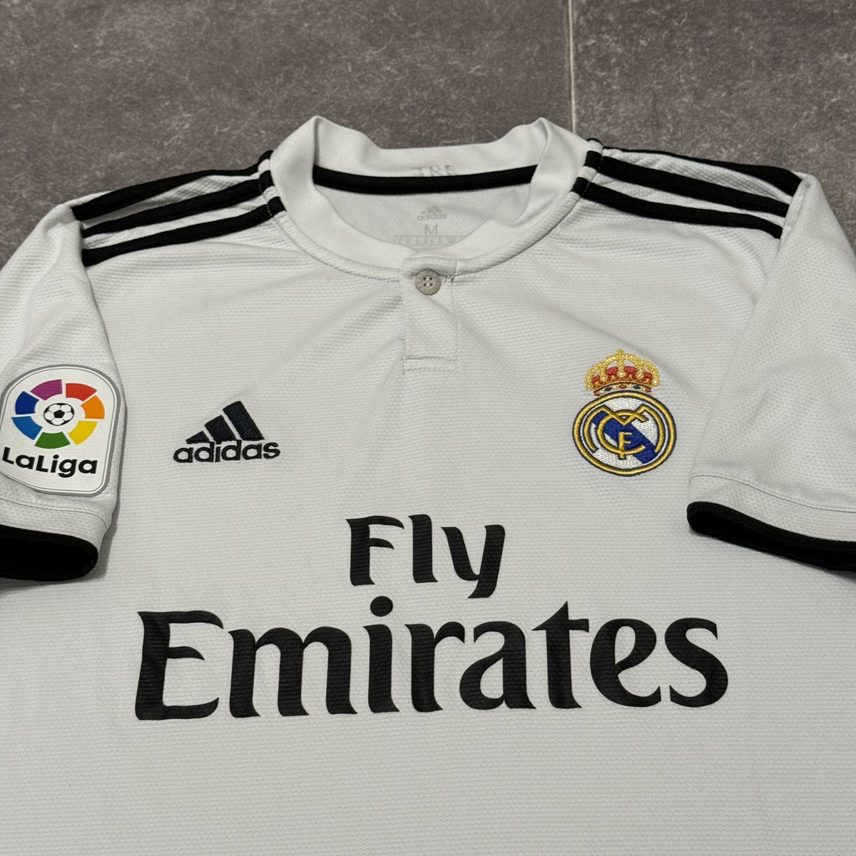 REAL MADRID 2018/2019 HOME FOOTBALL SHIRT ADIDAS SOCCER JERSEY SIZE Medium ADULT