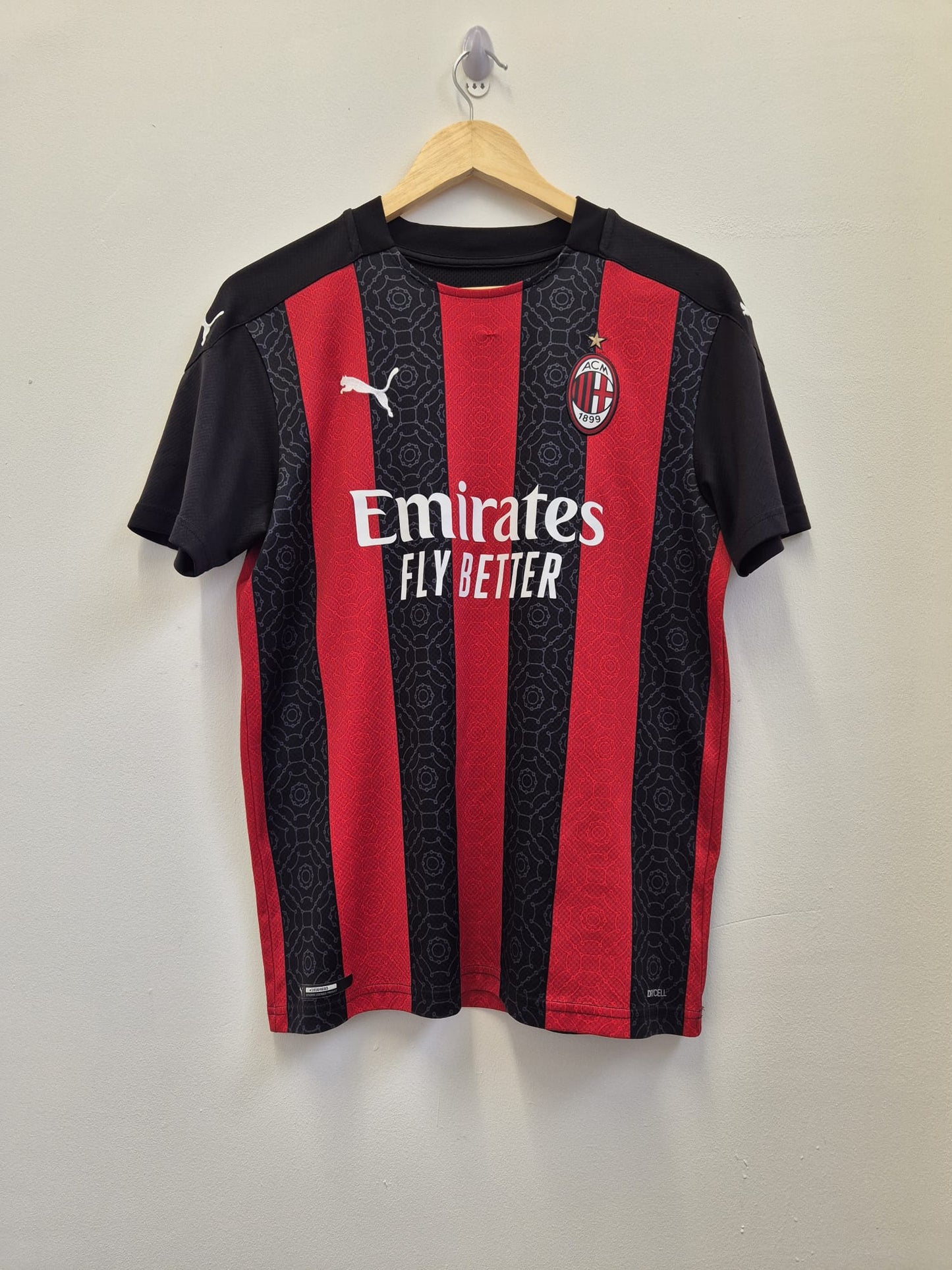 AC Milan 2020/21 Home Shirt Medium