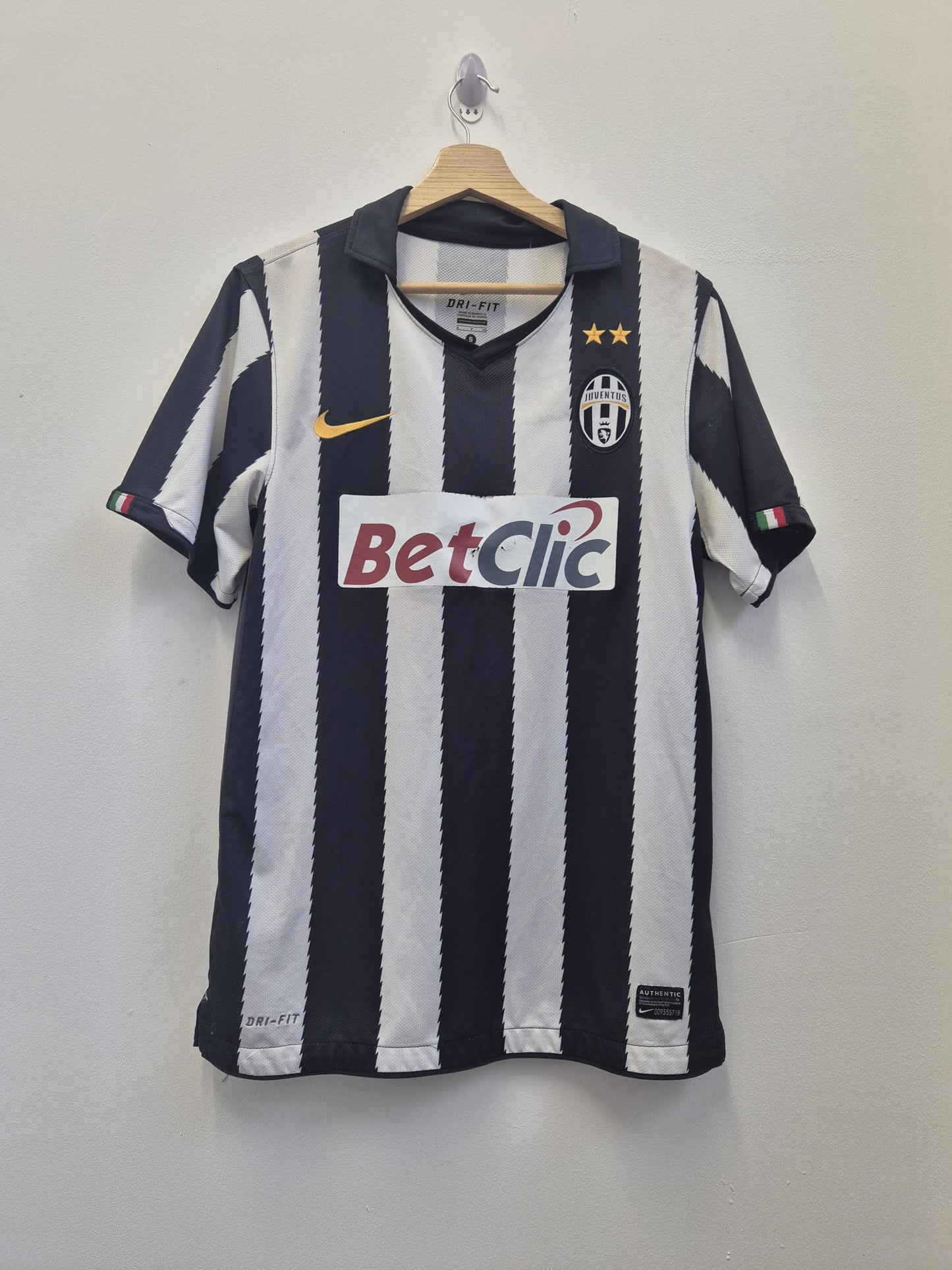 Juventus 2011/12 Home Shirt Small