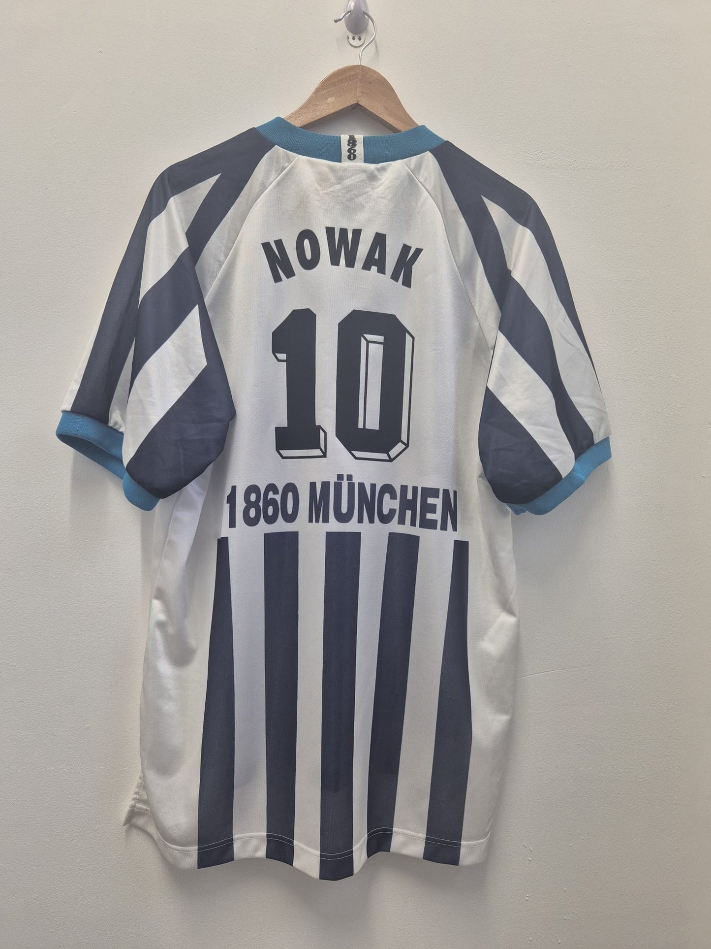 1860 Munich 1994/96 'Nowak 10' Away Shirt Large