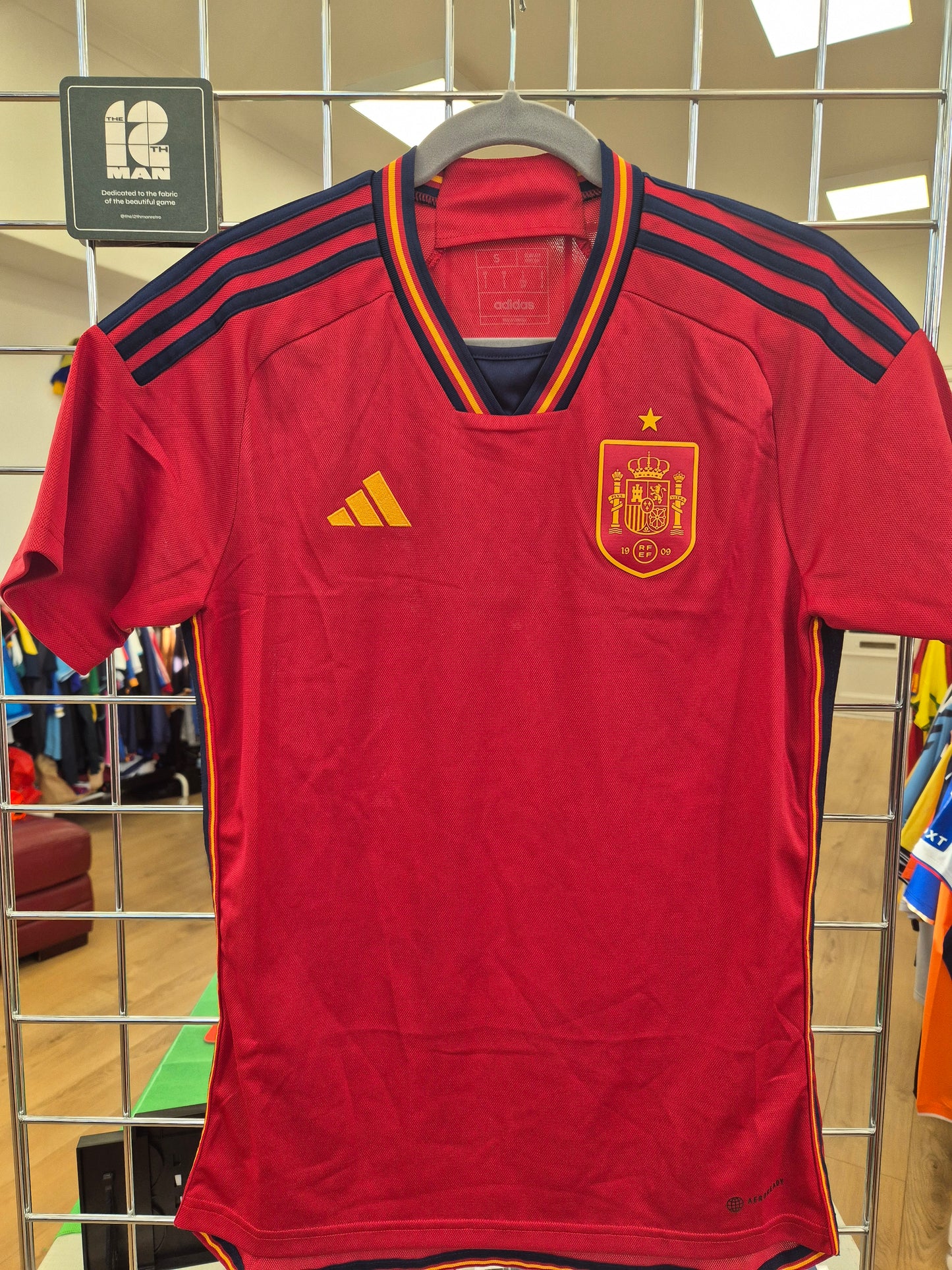 Spain 2022/23 Home Shirt Small
