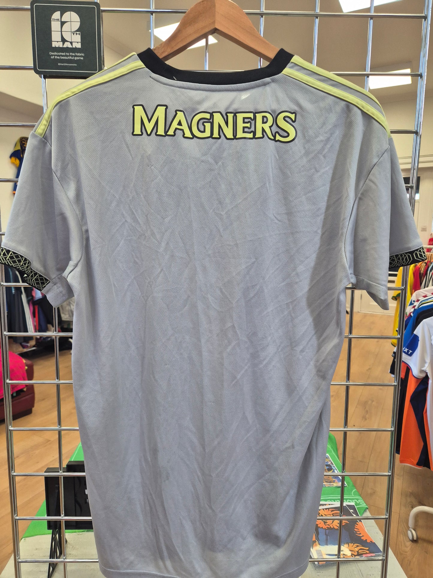 Celtic 2022/23 Third Shirt Medium