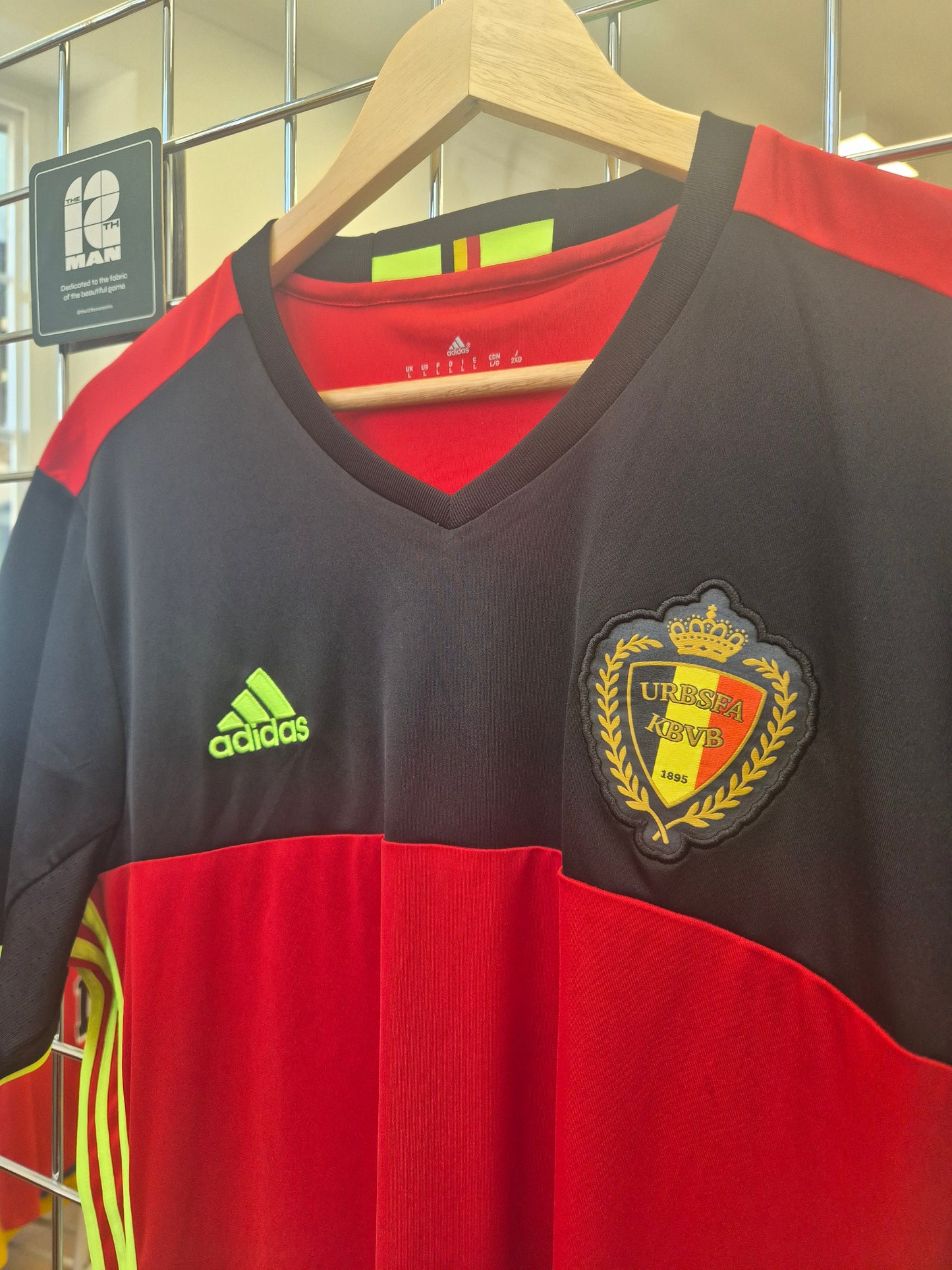 Belgium 2016/17 Home Shirt Large