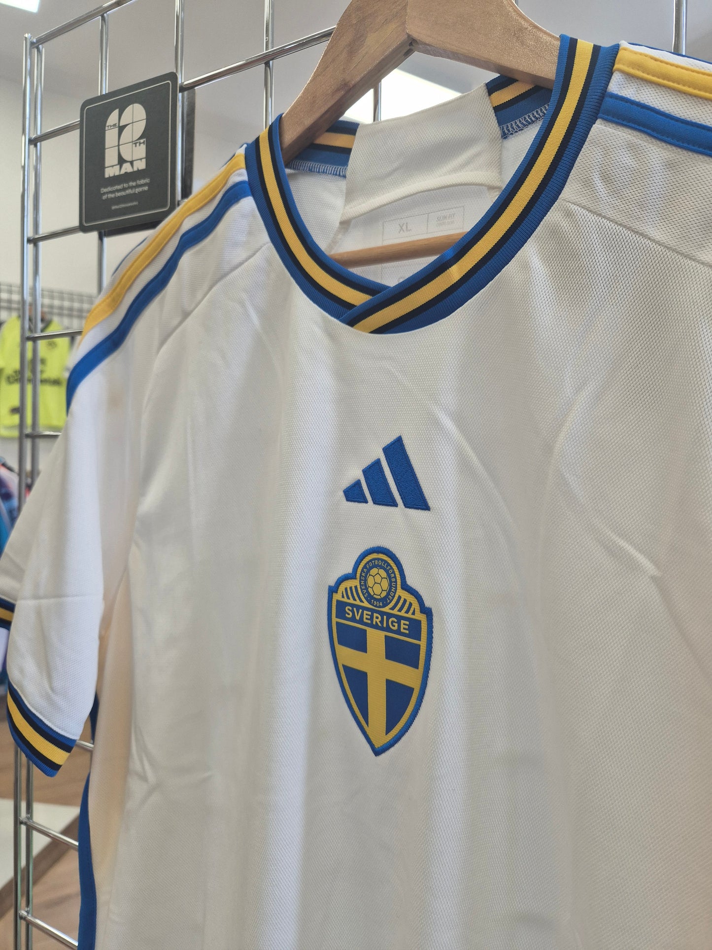 Sweden 2022/23 Away Shirt XL
