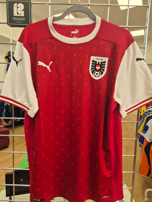 Austria 2020/22 Home Shirt Large