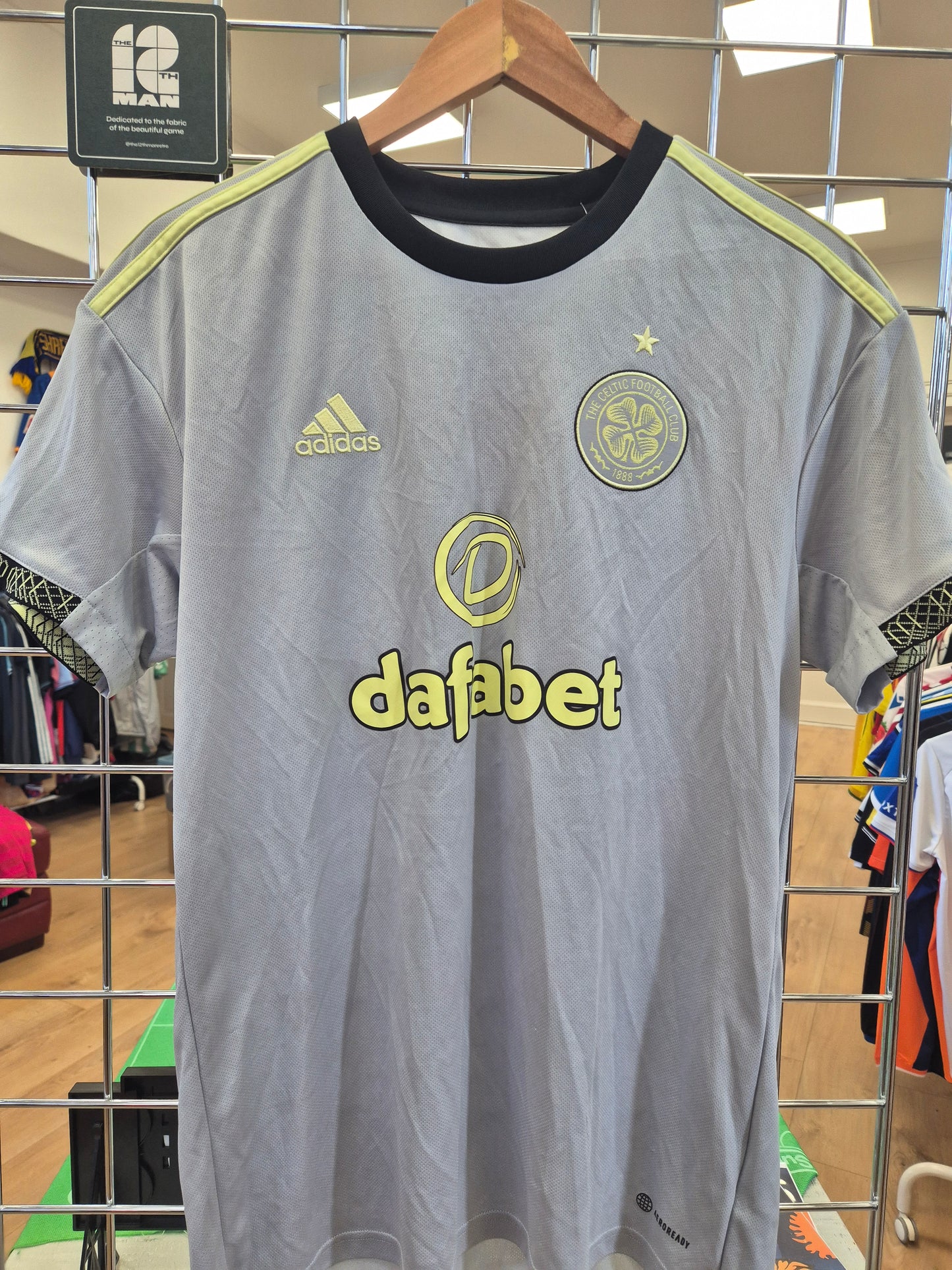 Celtic 2022/23 Third Shirt Medium