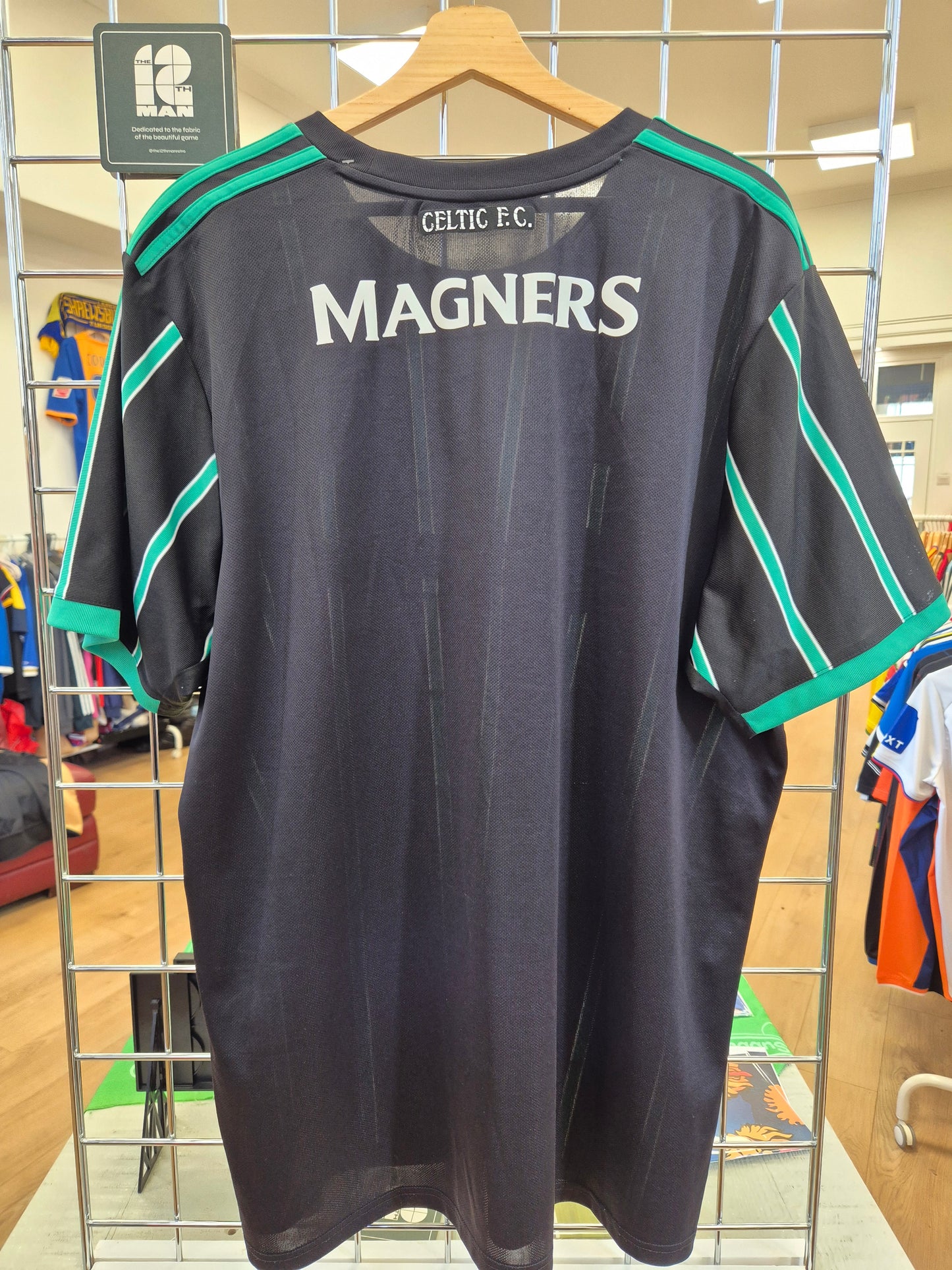 Celtic 2022/23 Away Shirt 2XL
