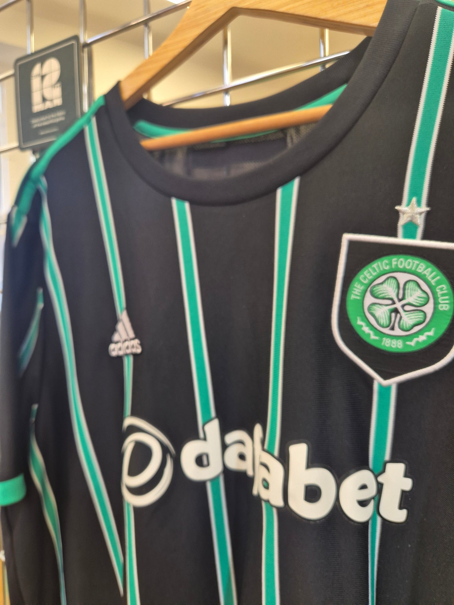 Celtic 2022/23 Away Shirt 2XL