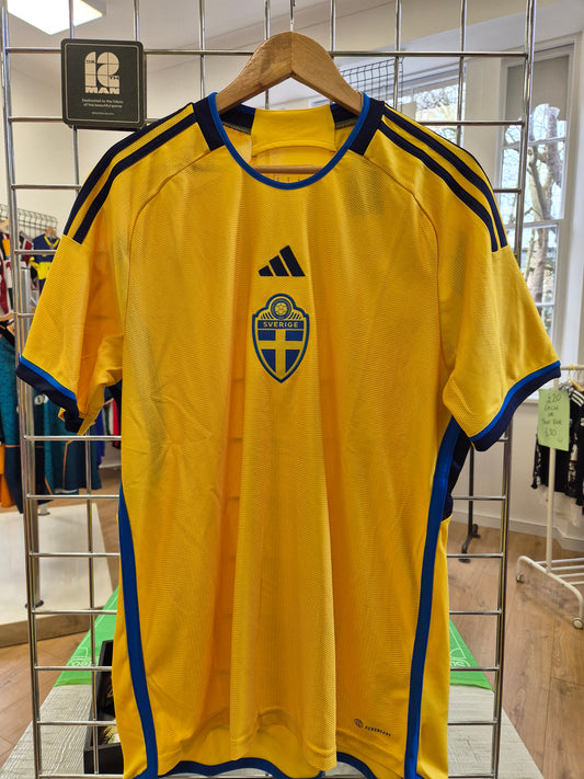 Sweden 2022/23 Home Shirt XL