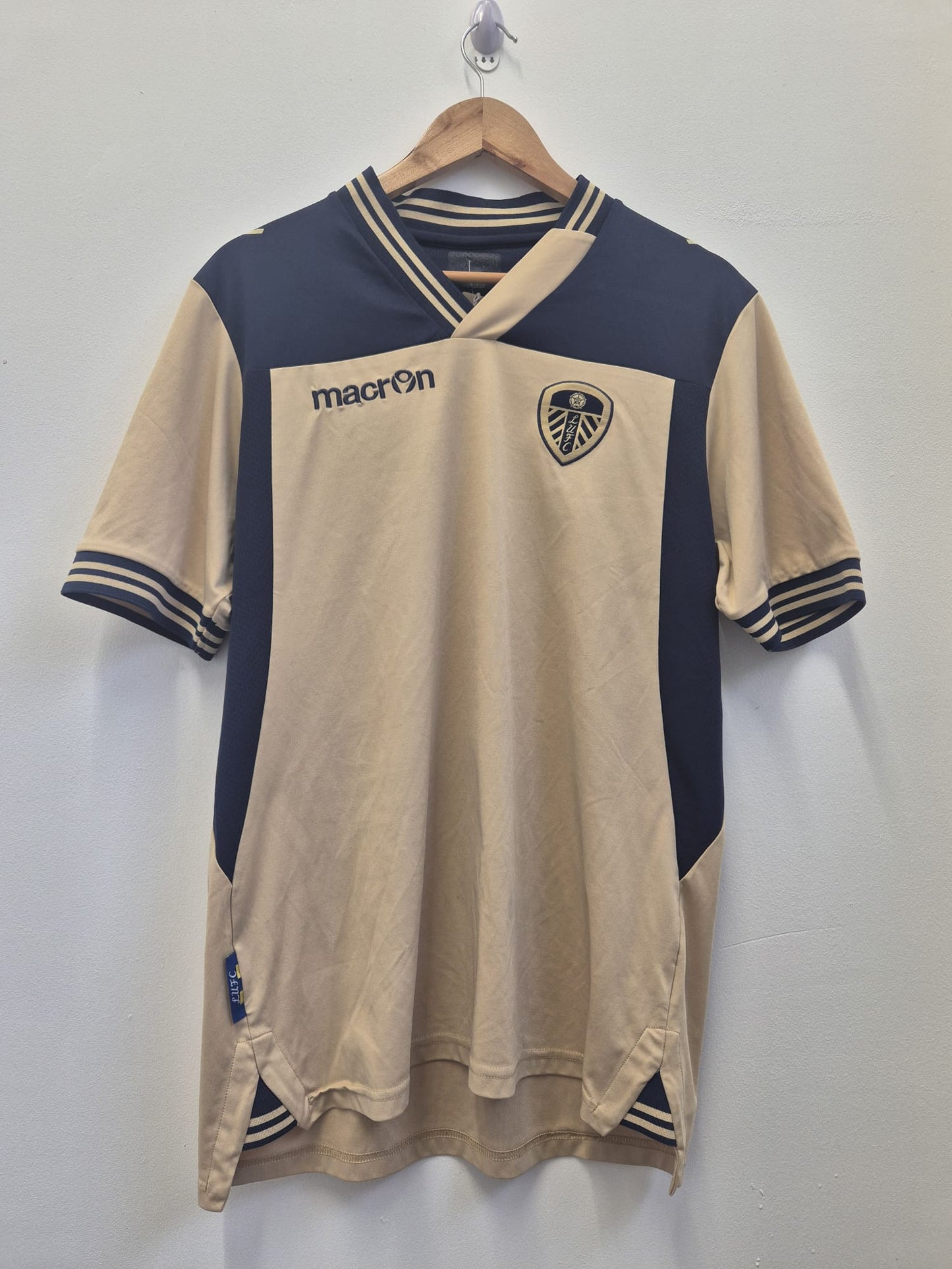 Leeds 2013/14 Away Shirt Medium