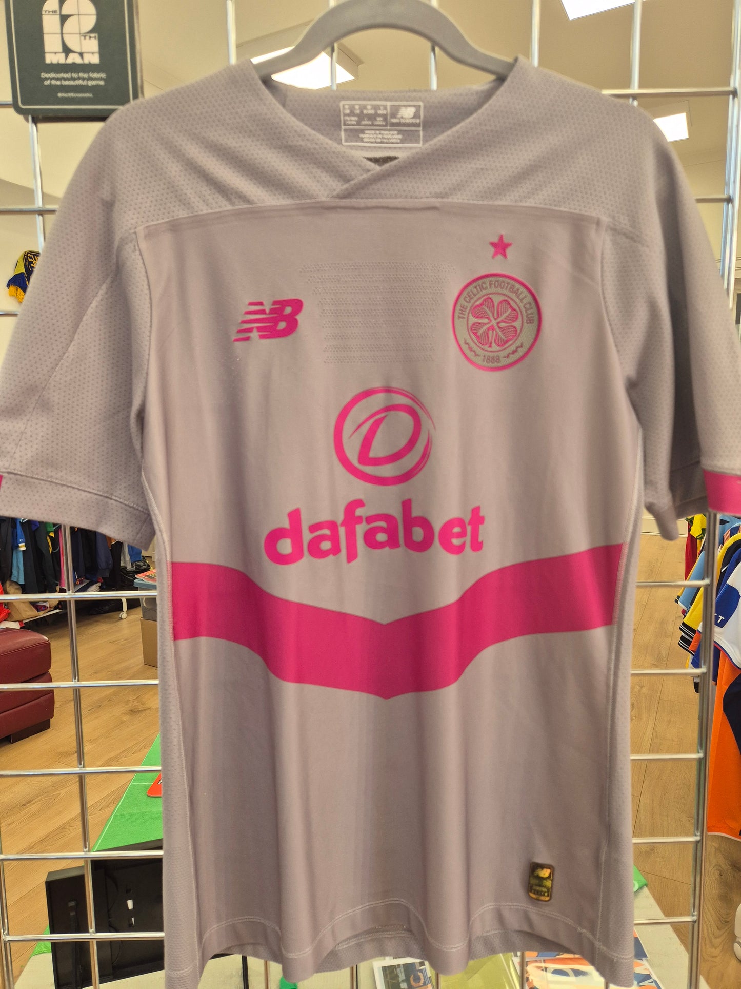 Celtic 2019/20 Third Shirt Medium