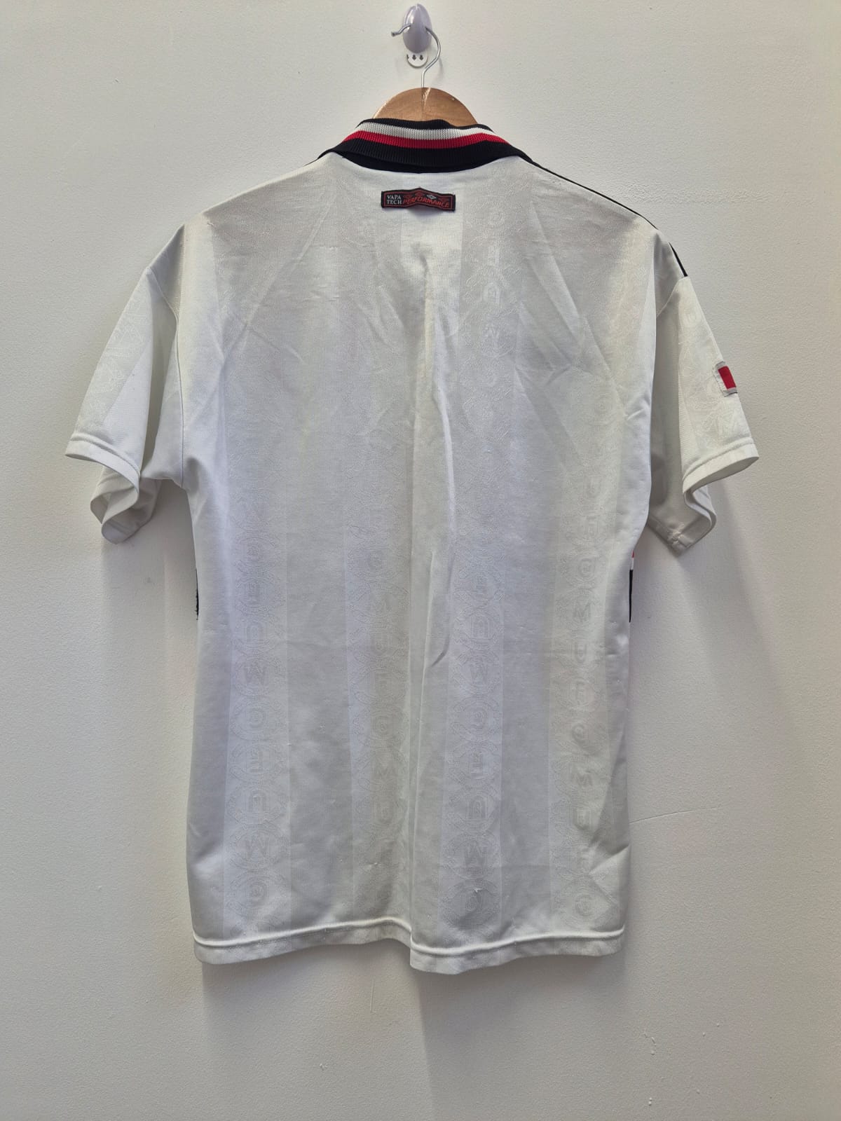 Manchester United 1997/99 Away Shirt Medium