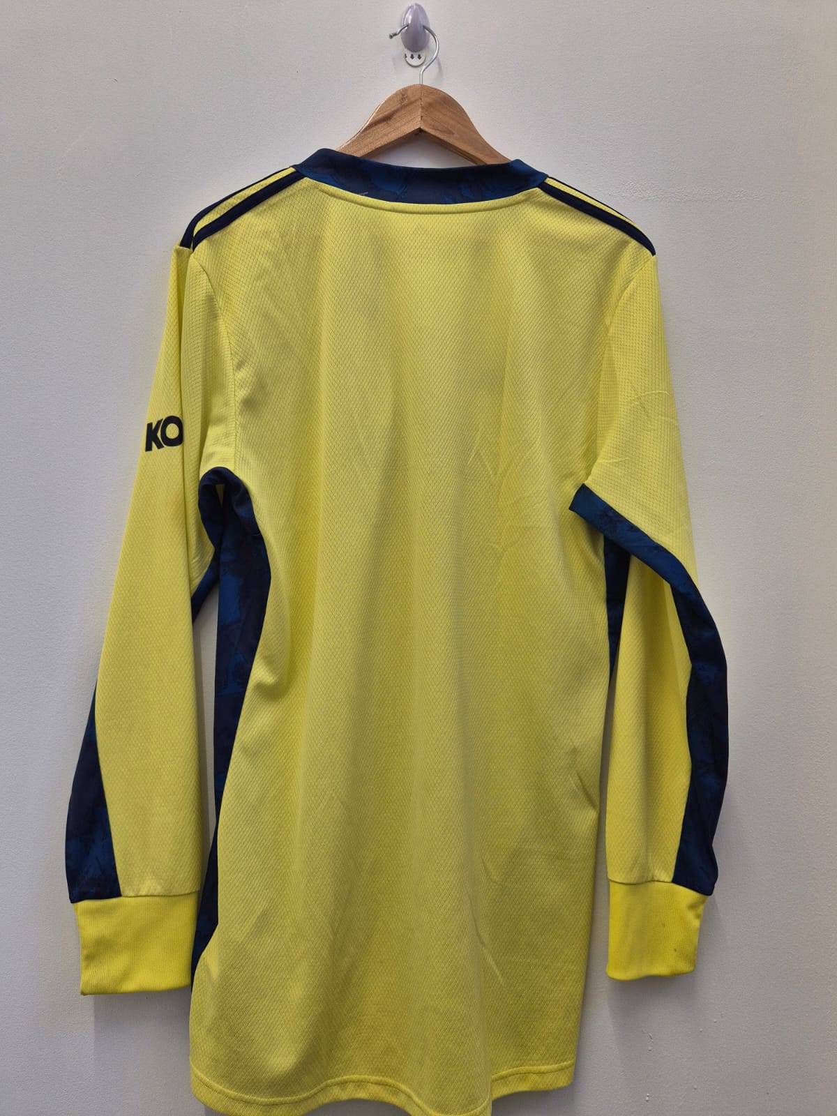 Manchester United 2020/21 Goalkeeper Shirt Large